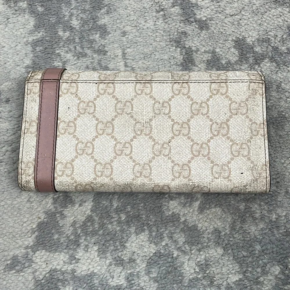 Gucci Continental Long Wallet Monogram GG Supreme Ivory Beige Belt Buckle Flap